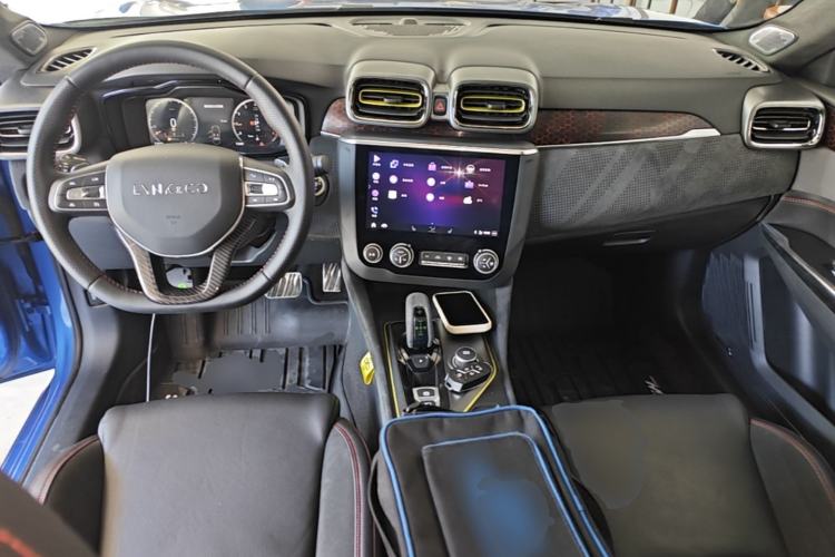 Used Lynk & Co 03 2020 1.5TD DCT JingPro Edition Center Console