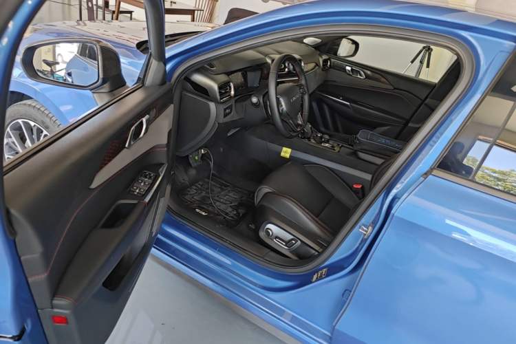 Used Lynk & Co 03 2020 1.5TD DCT JingPro Edition Driver Seat