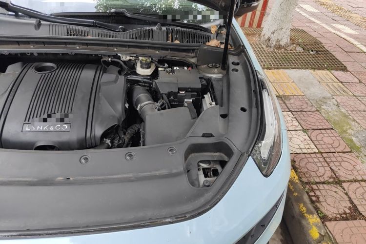 Used Lynk & Co 03 2020 1.5TD DCT JingPro Edition Engine Bay Left