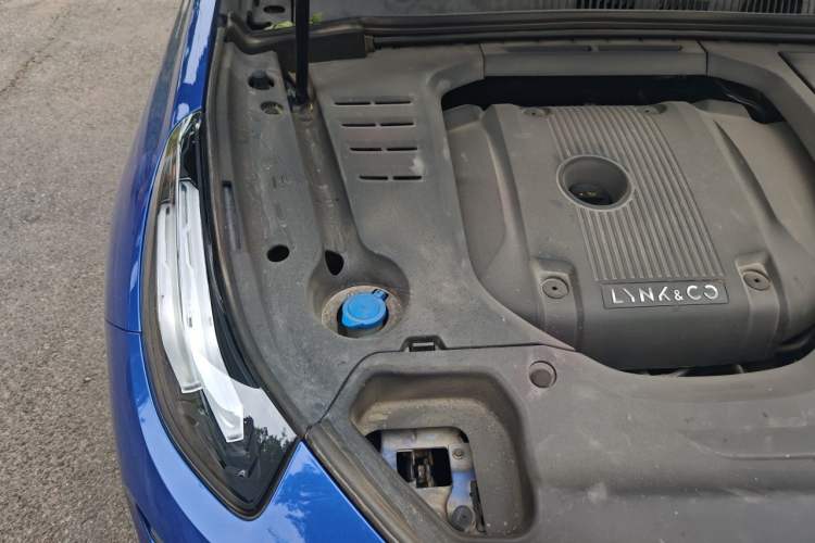 Used Lynk & Co 03 2020 2.0TD Automatic Jing Pro Edition Engine Bay Right