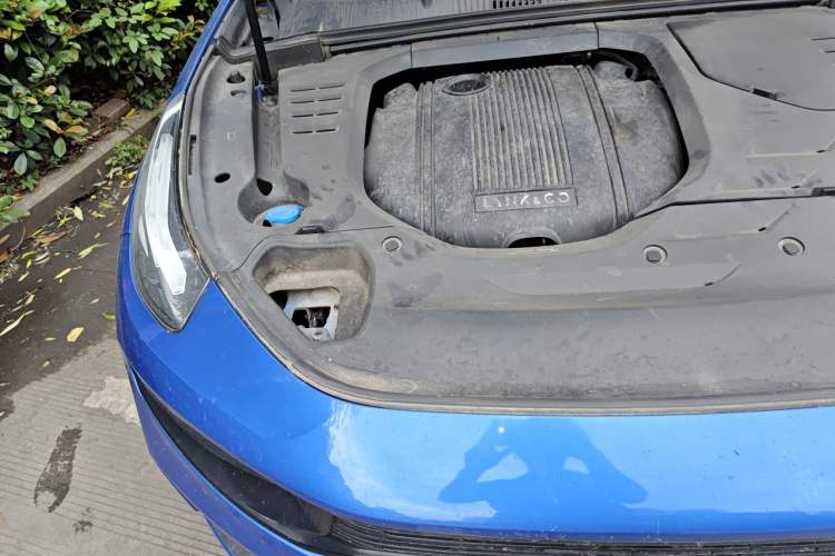 Used Lynk & Co 03 2020 1.5TD DCT JingPro Edition Engine Bay Right