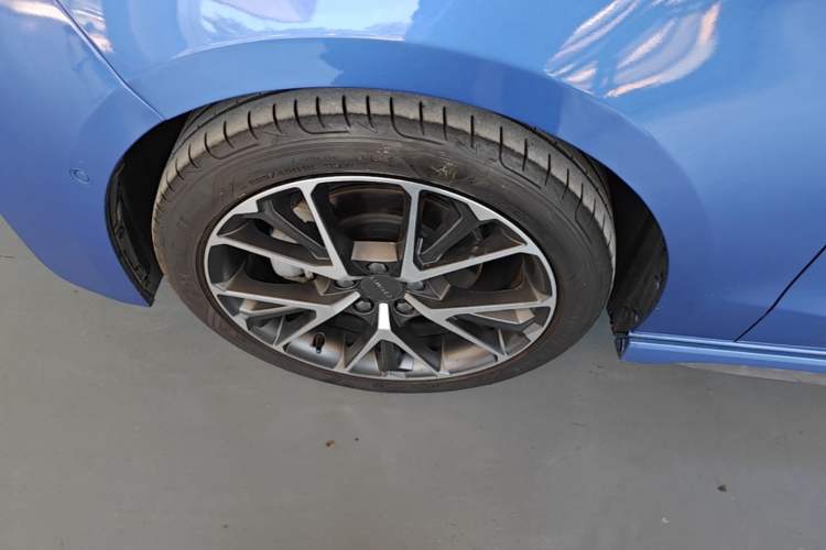 Used Lynk & Co 03 2020 1.5TD DCT JingPro Edition Left Front Wheel Hub