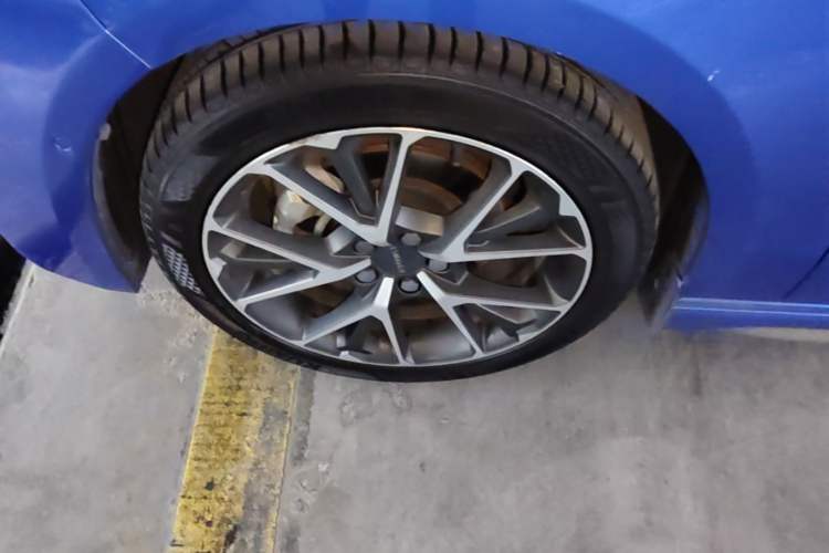 Used Lynk & Co 03 2020 1.5TD DCT JingPro Edition Left Front Wheel Hub