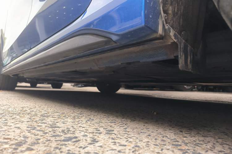 Used Lynk & Co 03 2020 1.5TD DCT JingPro Edition Left Side Sill