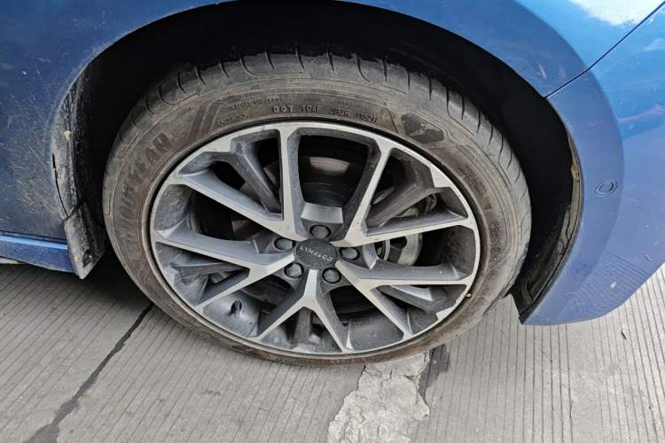 Used Lynk & Co 03 2020 1.5TD DCT JingPro Edition Right Front Wheel Hub