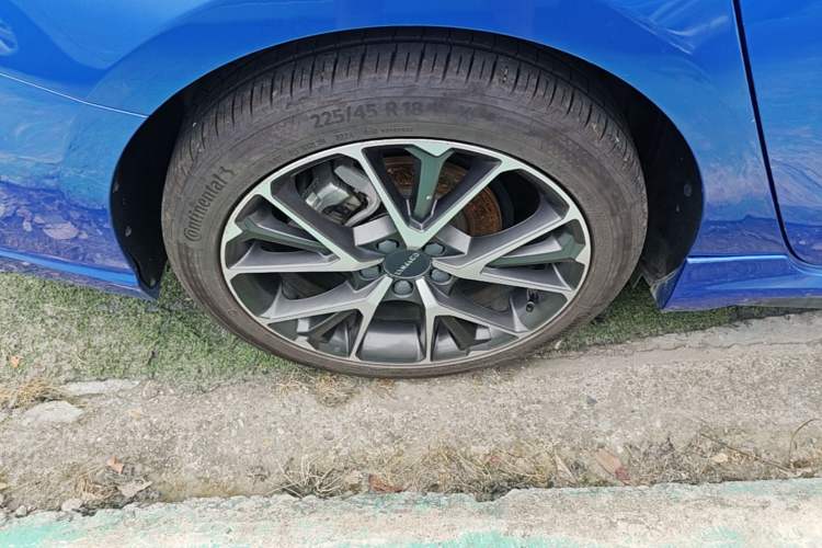 Used Lynk & Co 03 2020 1.5TD DCT JingPro Edition Right Rear Wheel Hub