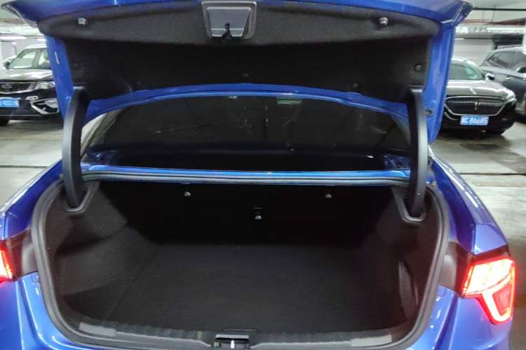 Used Lynk & Co 03 2020 1.5TD DCT JingPro Edition Trunk