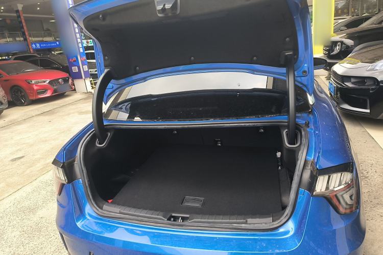 Used Lynk & Co 03 2020 1.5TD DCT JingPro Edition Trunk