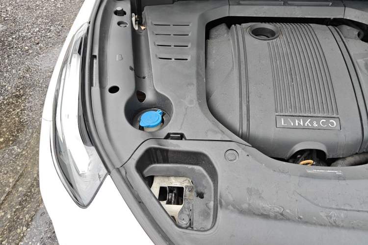 Used Lynk & Co 03 2020 1.5TD DCT JingPro Edition Engine Bay Right