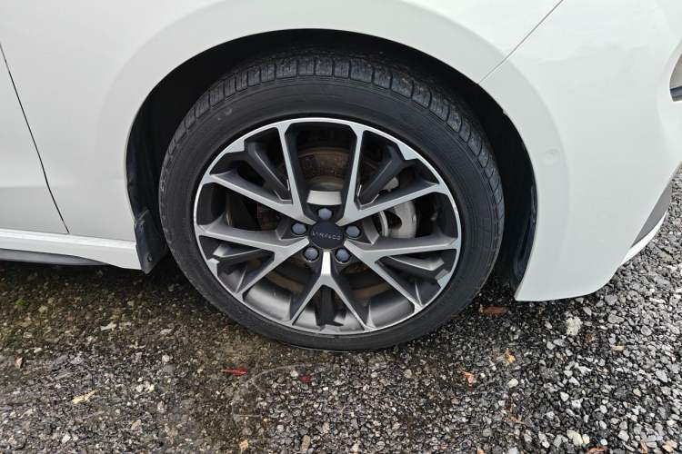 Used Lynk & Co 03 2020 1.5TD DCT JingPro Edition Right Front Wheel Hub