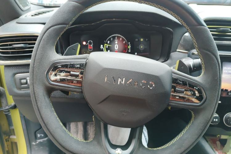 Used Lynk & Co 03 2020 03+ 2.0TD Automatic Wind-Chasing Edition Steering Wheel