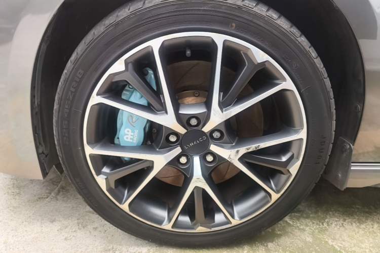 Used Lynk & Co 03 2020 1.5TD DCT JingPro Edition Exterior 4