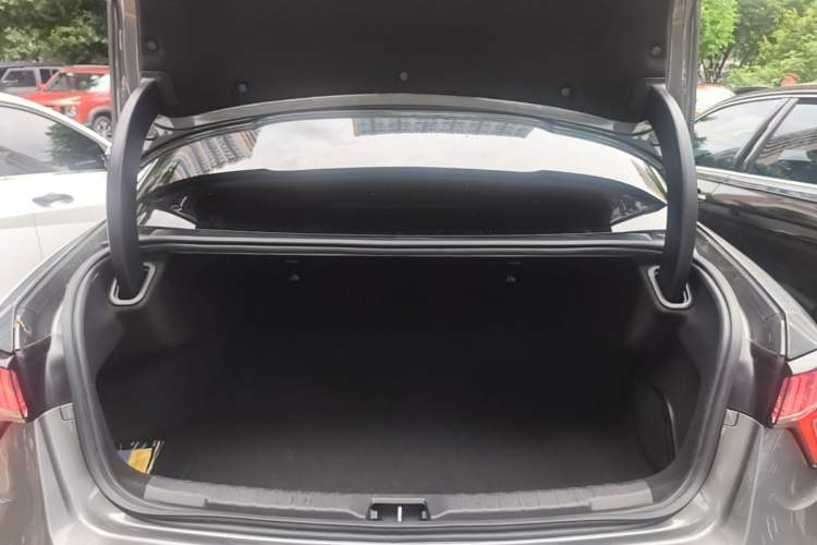 Used Lynk & Co 03 2020 1.5TD DCT JingPro Edition Trunk