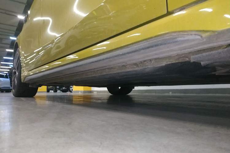 Used Lynk & Co 03 2020 03+ 2.0TD Automatic Wind-Chasing Edition Right Side Sill
