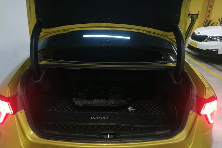 Used Lynk & Co 03 2020 03+ 2.0TD Automatic Wind-Chasing Edition Trunk