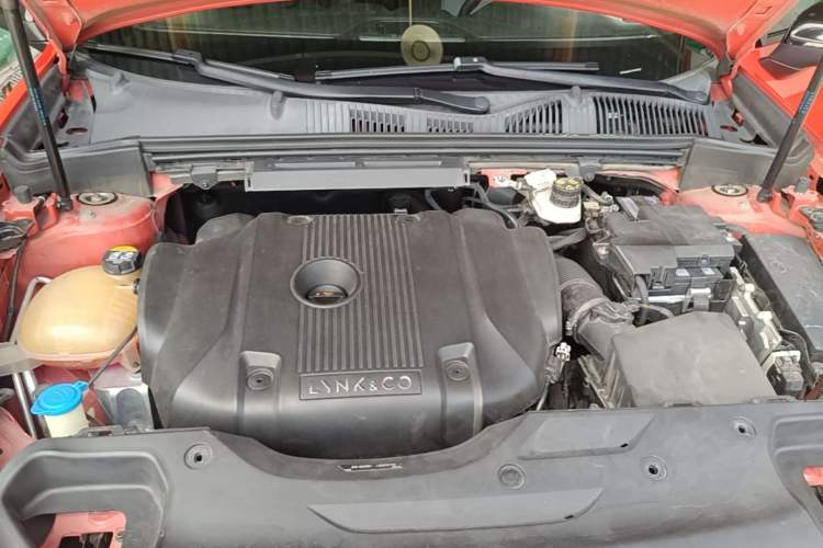 Used Lynk & Co 03 2020 2.0TD Automatic Jing Pro Edition Engine Bay