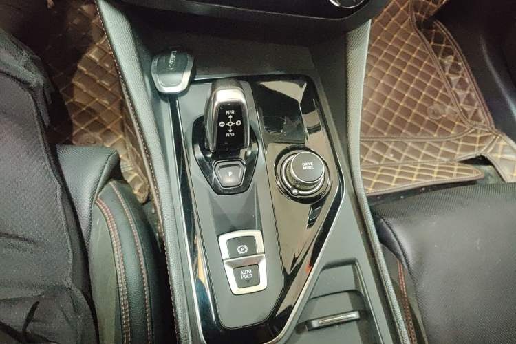 Used Lynk & Co 03 2020 1.5TD DCT JingPro Edition Gear Lever