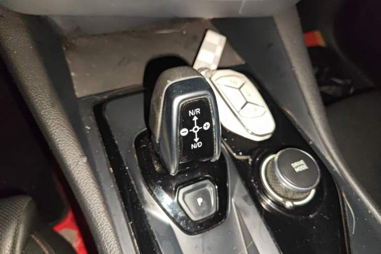 Used Lynk & Co 03 2020 1.5TD DCT JingPro Edition Gear Lever
