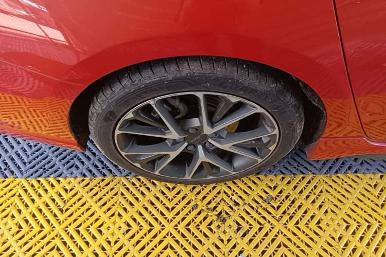 Used Lynk & Co 03 2020 2.0TD Automatic Jing Pro Edition Right Rear Wheel Hub