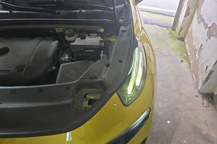 Used Lynk & Co 03 2020 03+ 2.0TD Automatic Wind-Chasing Edition Engine Bay Left