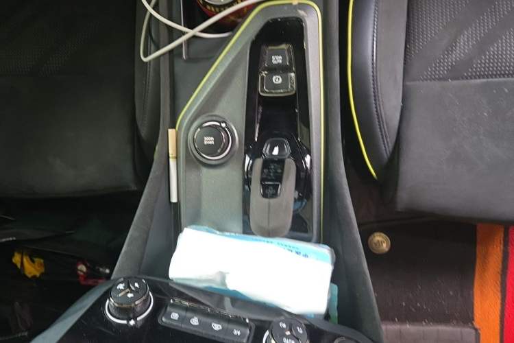 Used Lynk & Co 03 2020 03+ 2.0TD Automatic Wind-Chasing Edition Gear Lever