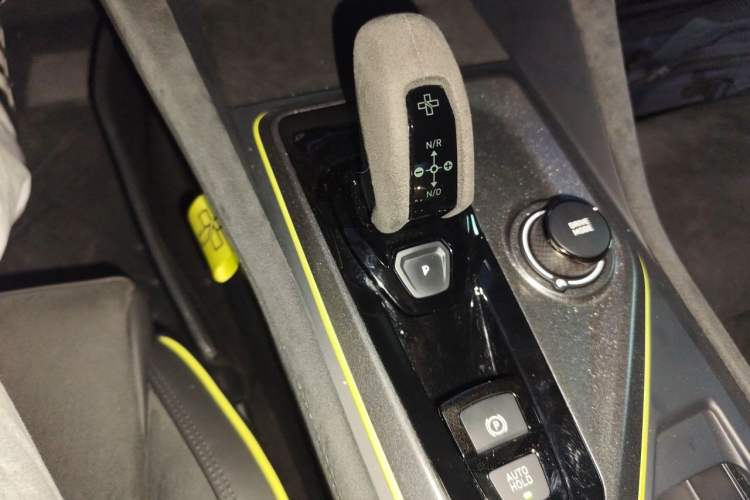 Used Lynk & Co 03 2020 03+ 2.0TD Automatic Wind-Chasing Edition Gear Lever