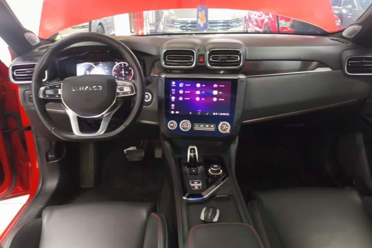 Used Lynk & Co 03 2020 2.0TD Automatic Jing Pro Edition Center Console