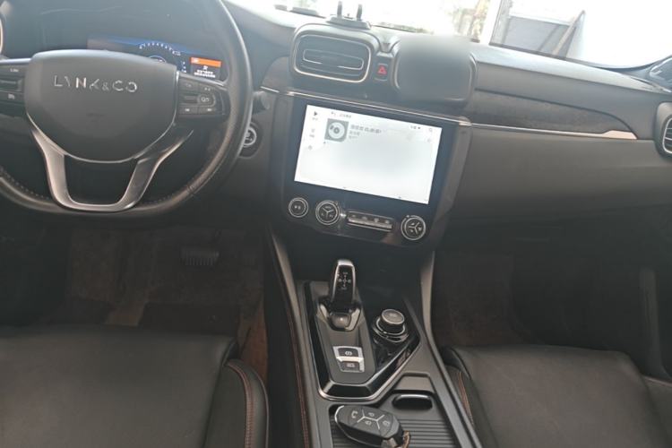 Used Lynk & Co 03 2020 1.5TD DCT Sport Edition Center Console
