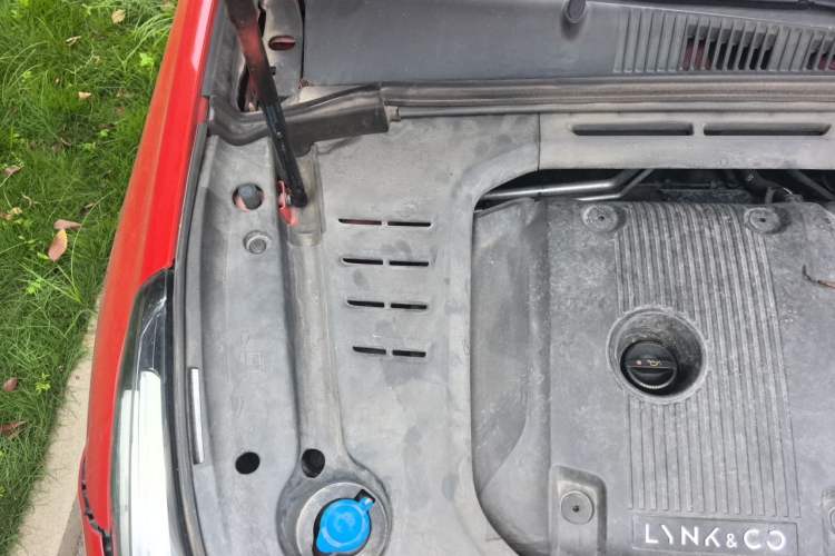 Used Lynk & Co 03 2020 2.0TD Automatic Jing Pro Edition Engine Bay Right