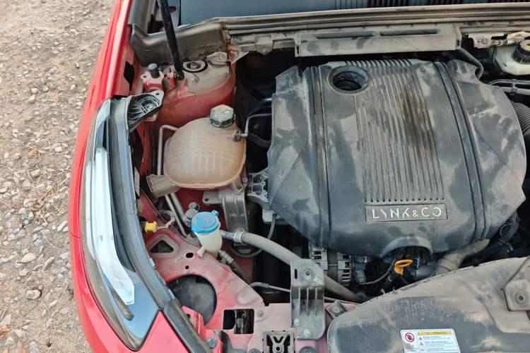 Used Lynk & Co 03 2020 1.5TD DCT JingPro Edition Engine Bay Right