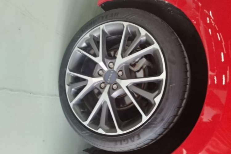Used Lynk & Co 03 2020 1.5TD DCT JingPro Edition Exterior 5