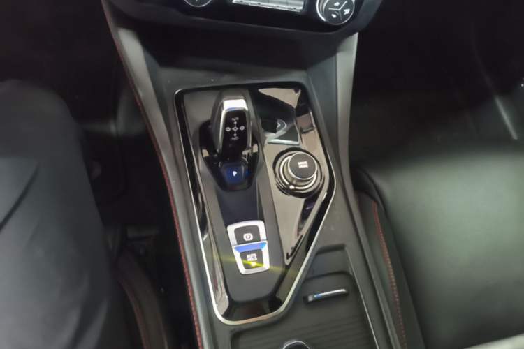 Used Lynk & Co 03 2020 2.0TD Automatic Jing Pro Edition Gear Lever