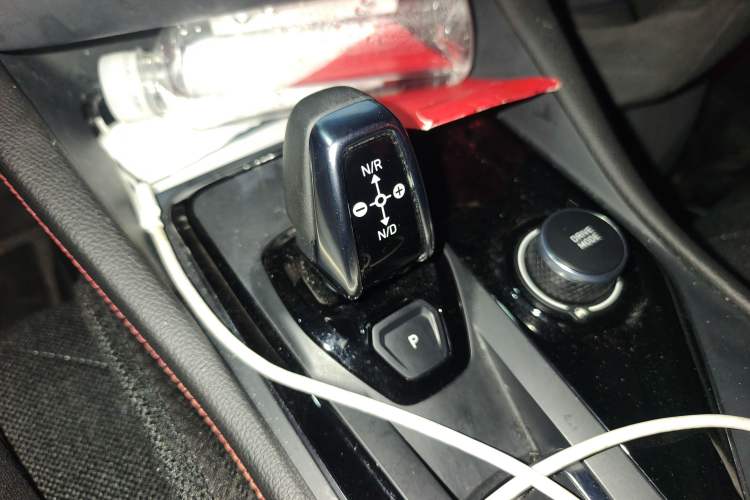 Used Lynk & Co 03 2020 2.0TD Automatic Trend Edition Gear Lever