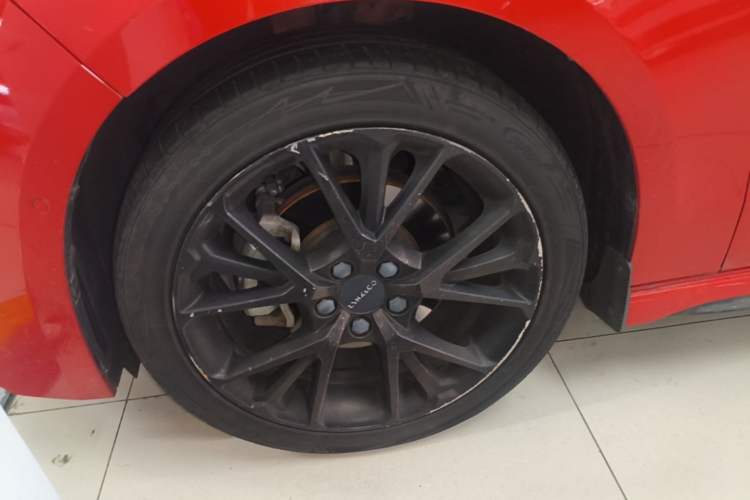 Used Lynk & Co 03 2020 2.0TD Automatic Jing Pro Edition Left Front Wheel Hub