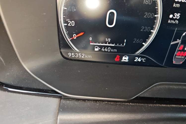 Used Lynk & Co 03 2020 1.5TD DCT JingPro Edition Odometer Close Up