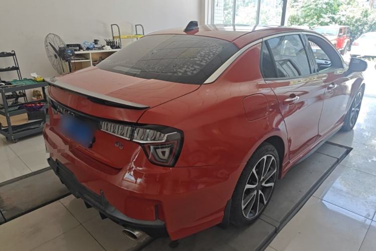Used Lynk & Co 03 2020 1.5TD DCT Sport Edition Rear Right 45 Deg