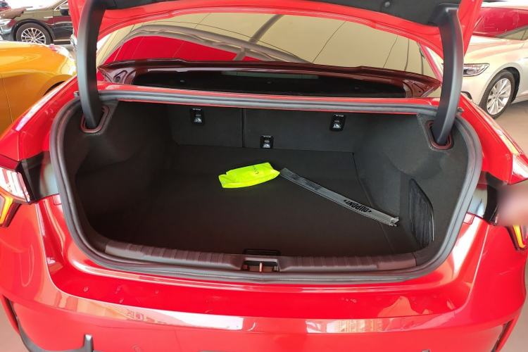 Used Lynk & Co 03 2020 1.5TD DCT JingPro Edition Trunk
