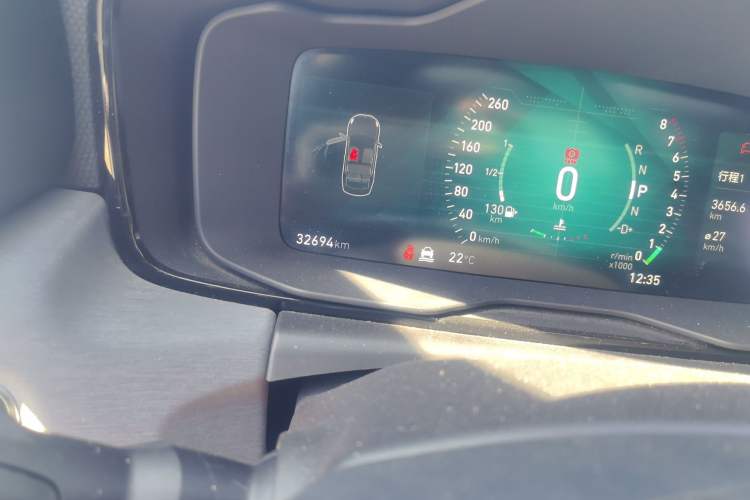 Used Lynk & Co 03 2020 1.5TD DCT Sport Edition Odometer Close Up