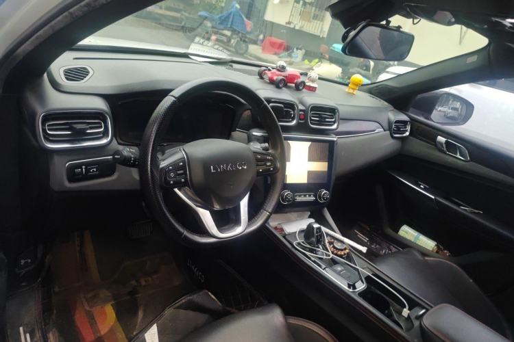 Used Lynk & Co 03 2020 1.5TD DCT Sport Edition Center Console
