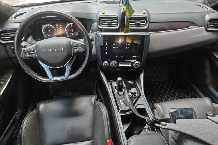 Used Lynk & Co 03 2020 1.5TD DCT Sport Edition Center Console