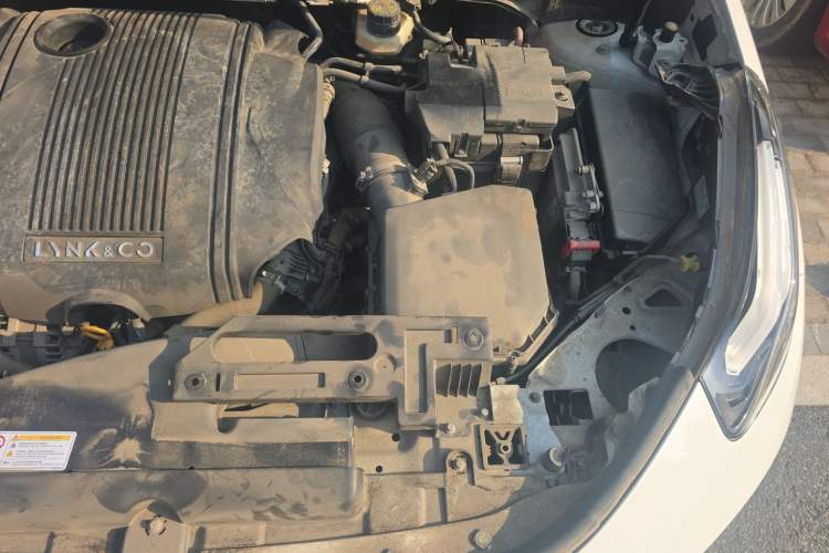 Used Lynk & Co 03 2020 1.5TD DCT JingPro Edition Engine Bay Left