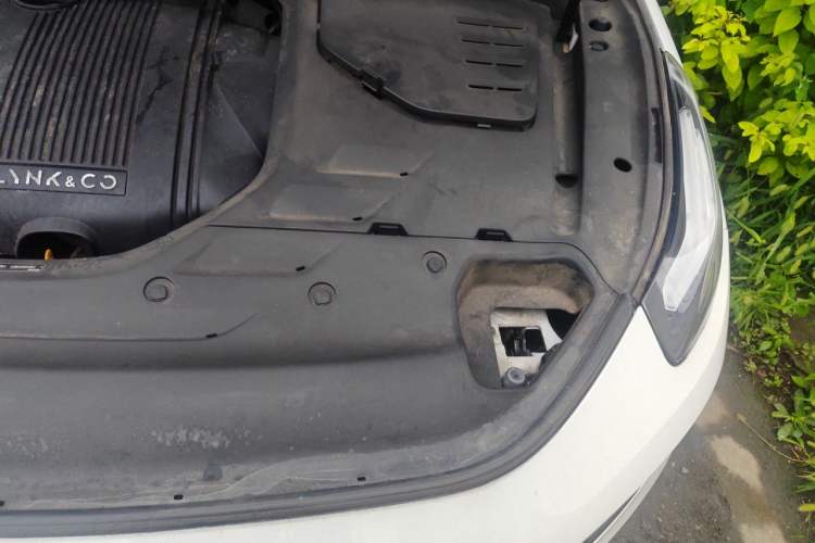 Used Lynk & Co 03 2020 1.5TD DCT Sport Edition Engine Bay Left