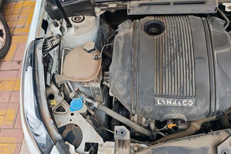 Used Lynk & Co 03 2020 1.5TD DCT Sport Edition Engine Bay Right