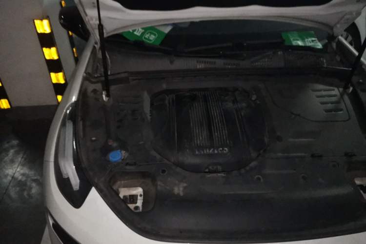 Used Lynk & Co 03 2020 1.5TD DCT Sport Edition Engine Bay Right