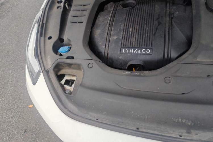 Used Lynk & Co 03 2020 1.5TD DCT Sport Edition Engine Bay Right