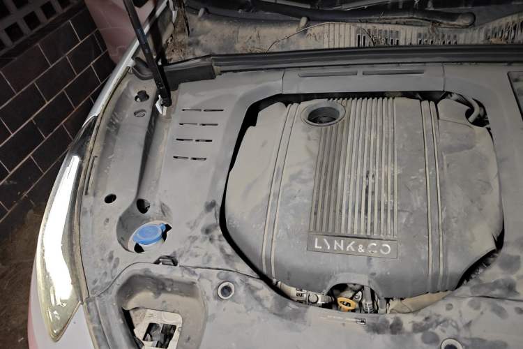 Used Lynk & Co 03 2020 1.5TD DCT JingPro Edition Engine Bay Right