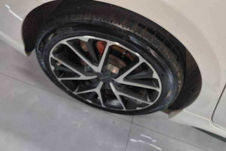 Used Lynk & Co 03 2020 1.5TD DCT JingPro Edition Exterior 5