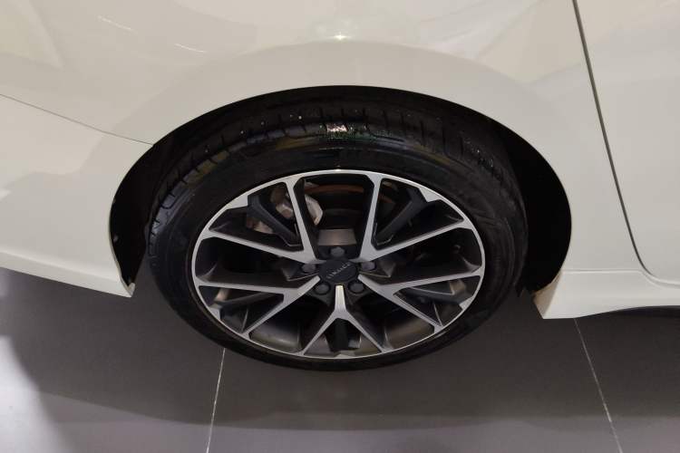 Used Lynk & Co 03 2020 1.5TD DCT JingPro Edition Exterior 5