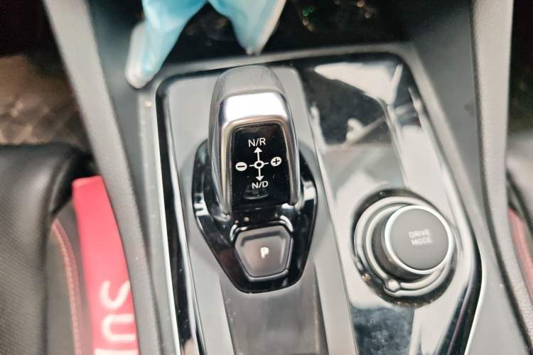 Used Lynk & Co 03 2020 1.5TD DCT Sport Edition Gear Lever