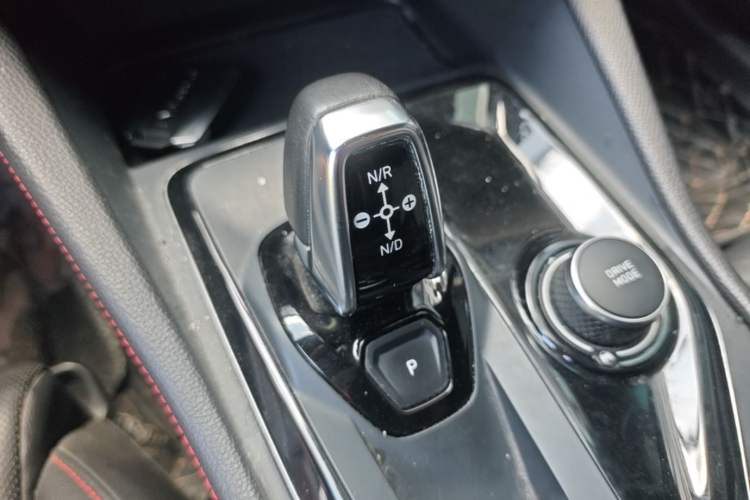 Used Lynk & Co 03 2020 1.5TD DCT Sport Edition Gear Lever